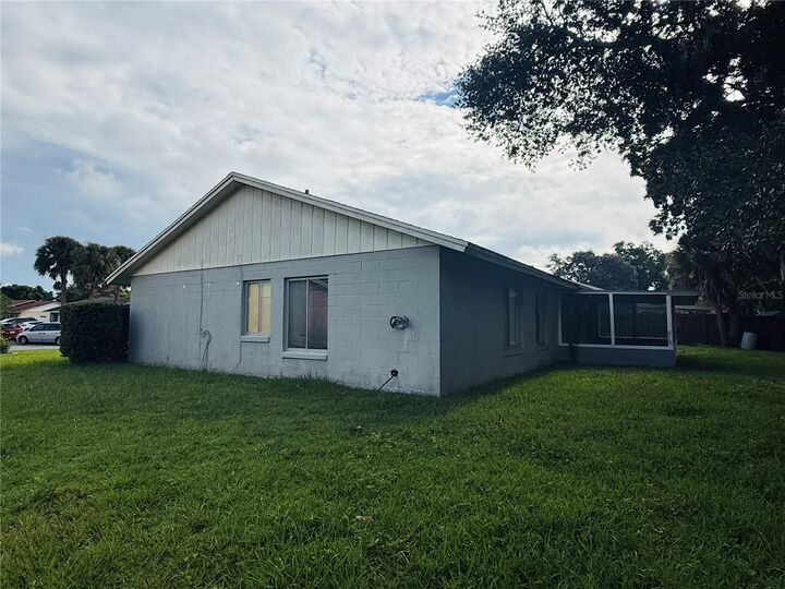 Property Photo: 11442 Ashboro Drive FL 32837