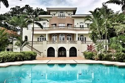 Property Photo: 513 Tintillo Hill Estates PR 00966