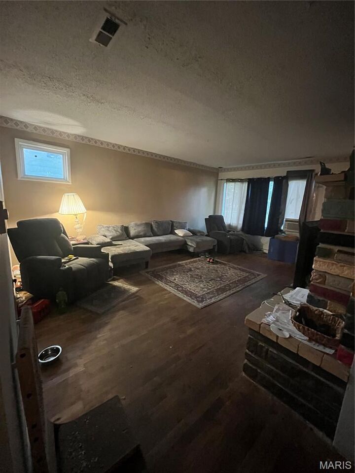 Property Photo:  716 S Bond Street Street  MO 65453 