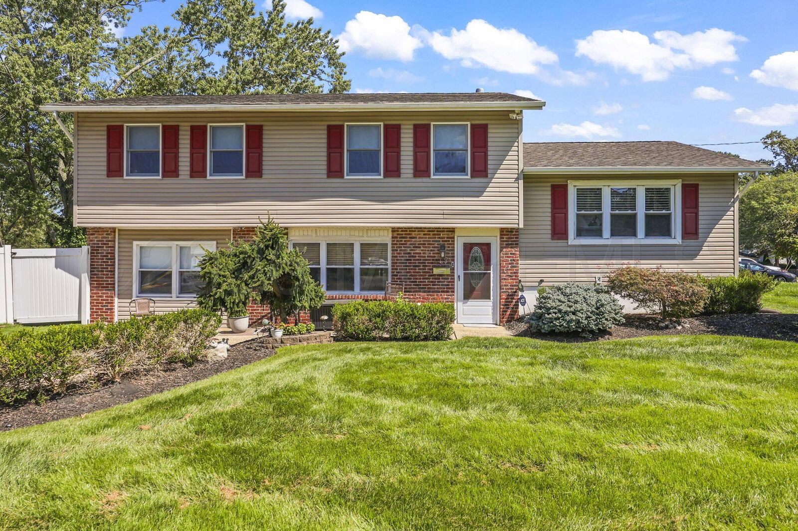 Property Photo:  9 E Connecticut  NJ 08527 
