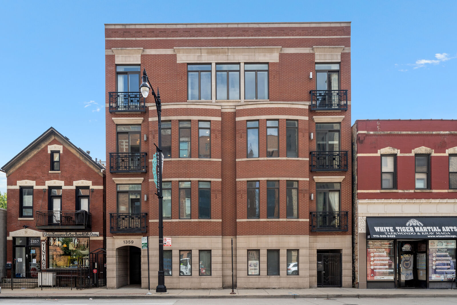 Property Photo:  1359 W Fullerton Avenue 3E  IL 60614 