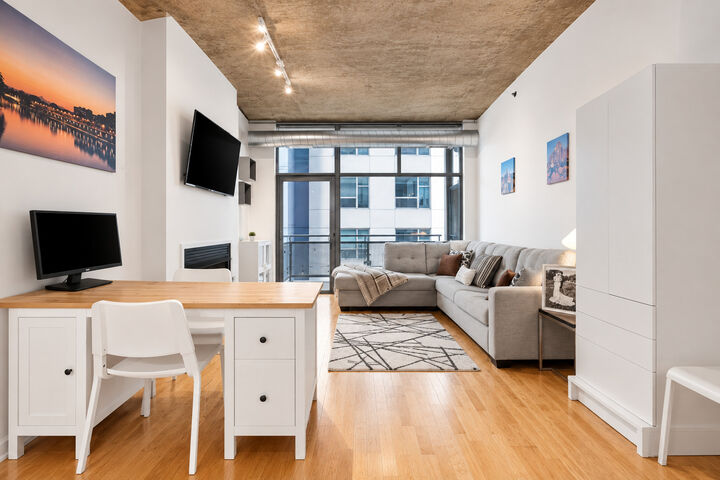 Property Photo:  
