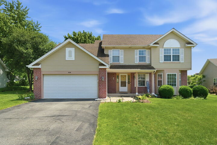 Property Photo: 636 Briarwood Lane IL 60543