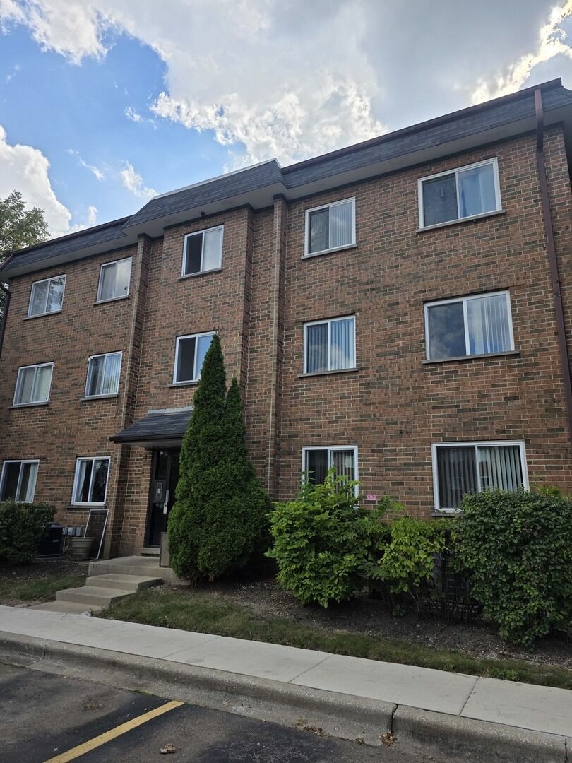 Property Photo: 2608 Pirates Cove 3 IL 60173