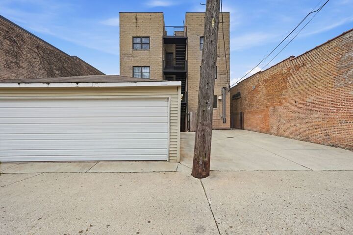 Property Photo: 5445 N Northwest Highway 1S IL 60630