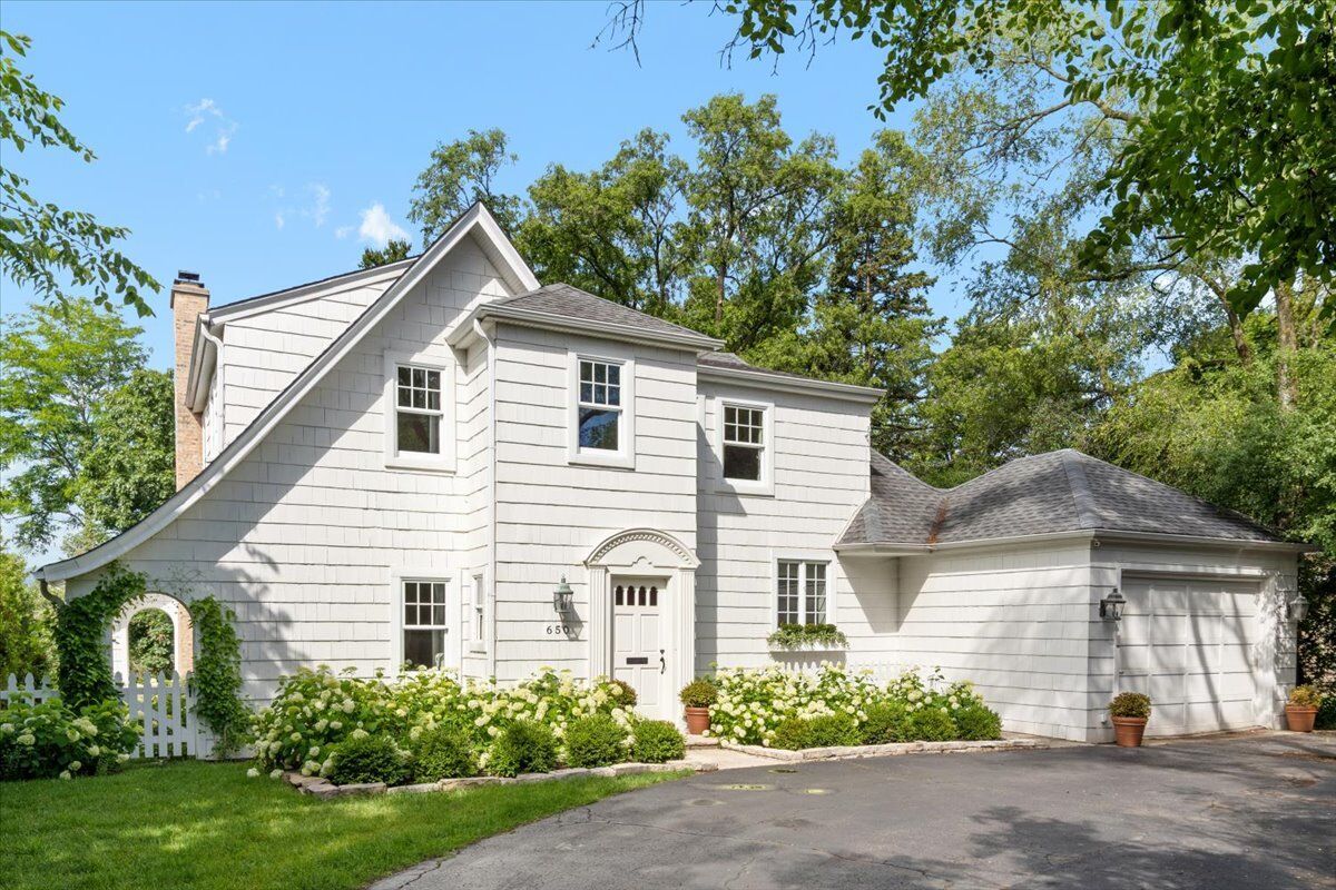 Property Photo:  650 Green Bay Road  IL 60035 