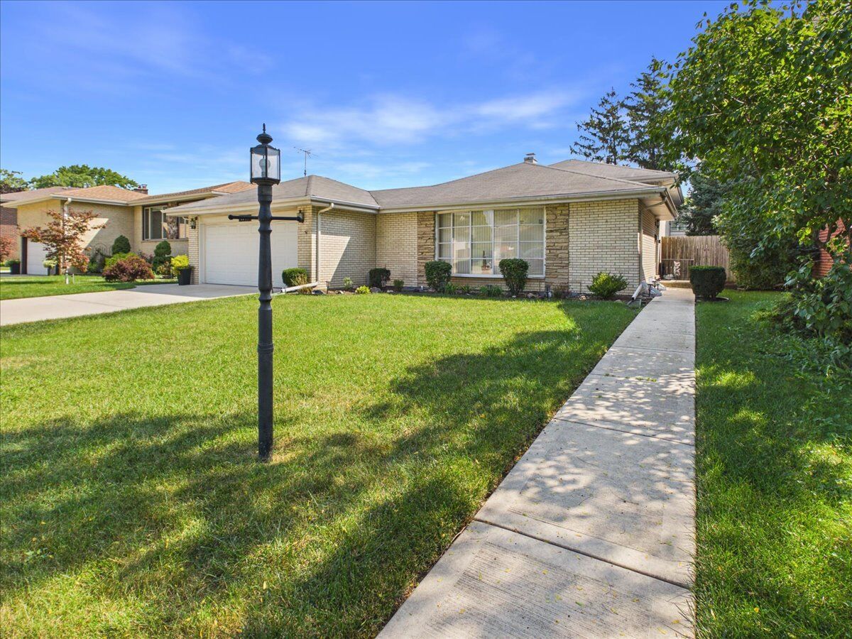 Property Photo:  1511 Miami Lane  IL 60018 