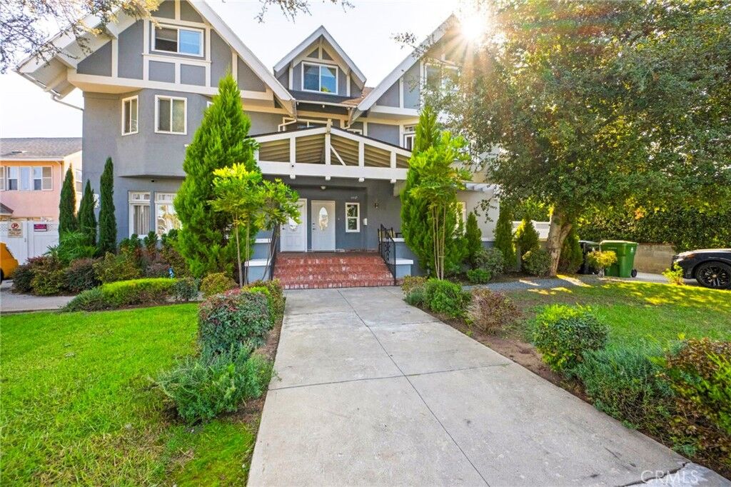 Property Photo:  4440 Victoria Park  CA 90019 