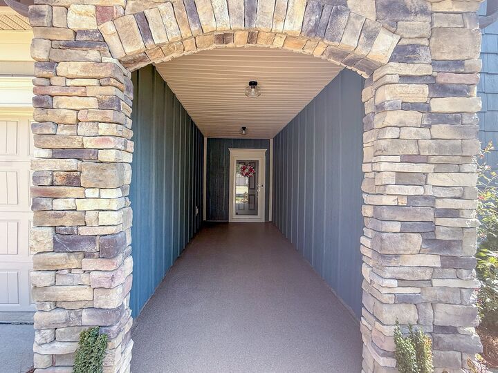 Property Photo:  701 Clay Ct  TN 37174 