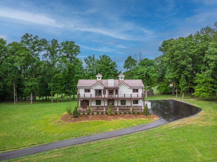 Property Photo:  1224 Hangar Rd  TN 37172 
