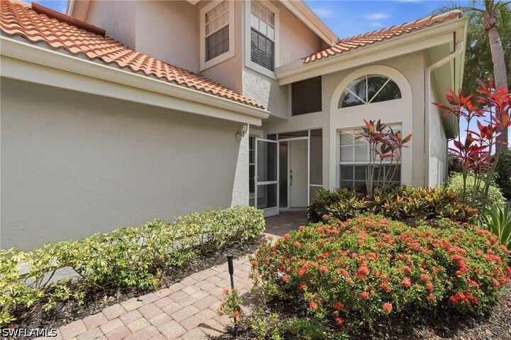 Property Photo: 120 Napa Ridge Way FL 34119