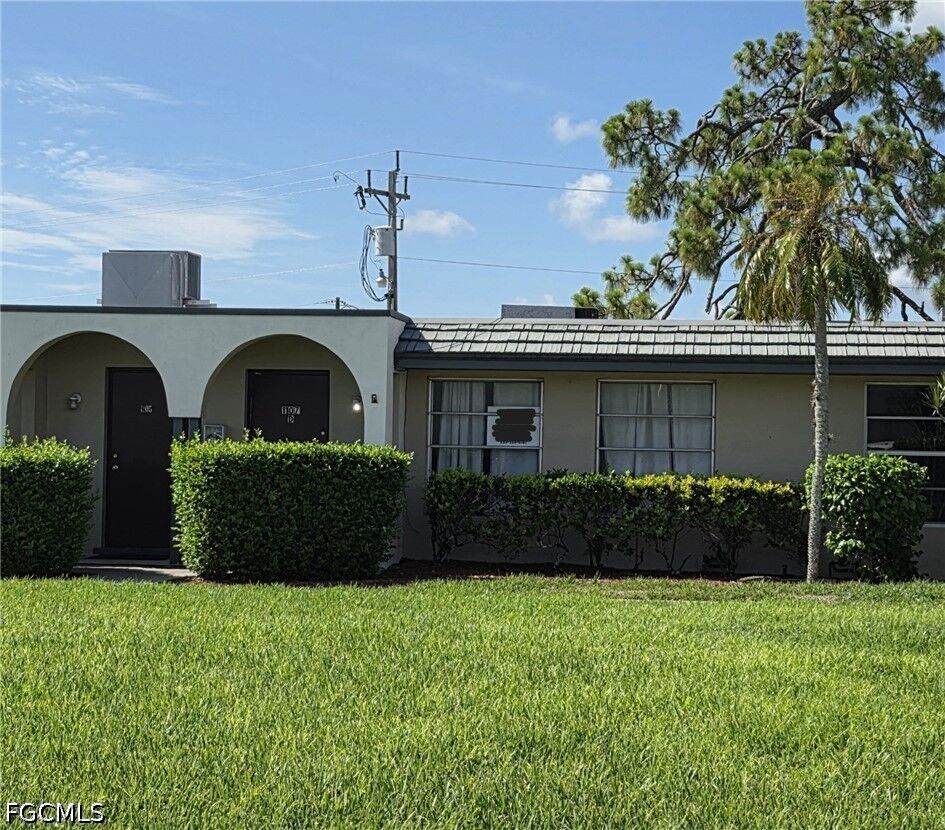 Property Photo: 1107 S Loop Boulevard FL 33936