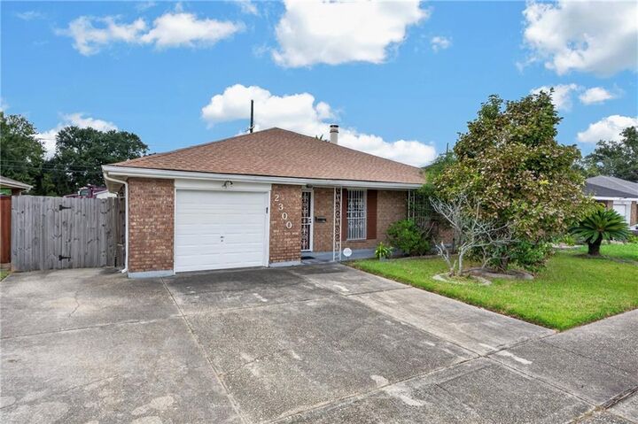 Property Photo:  2300 Potomac Drive  LA 70072 