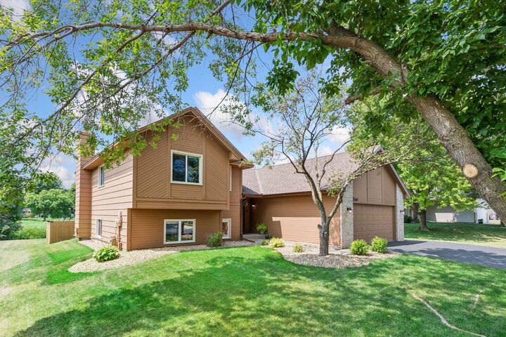 Property Photo:  8585 Chanhassen Hills Drive S  MN 55317 