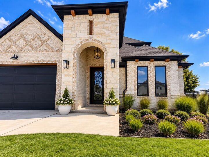 Property Photo: 1101 Aviara Court TX 76048