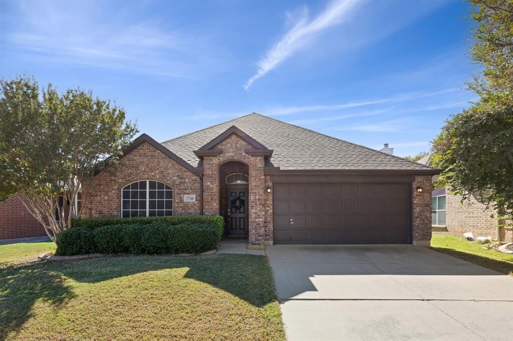 Property Photo:  2748 Thorncreek Lane  TX 76177 