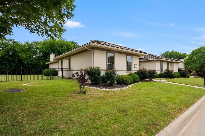Property Photo: 5405 Squeezepenny Lane TX 75070