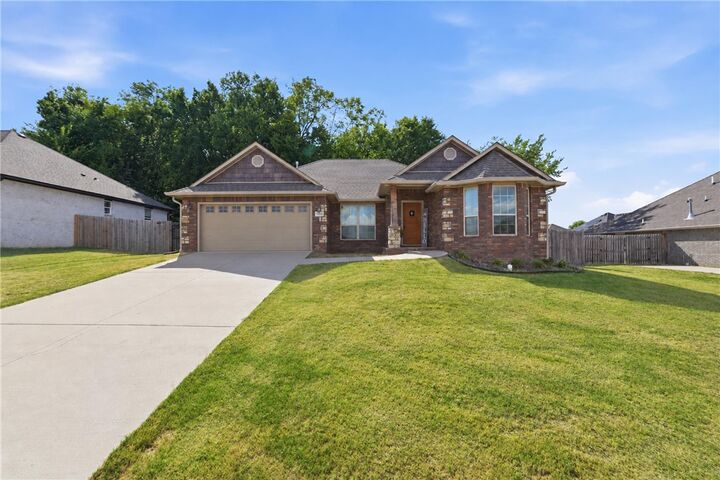 Property Photo: 1181 Sundowner Ranch Avenue AR 72753