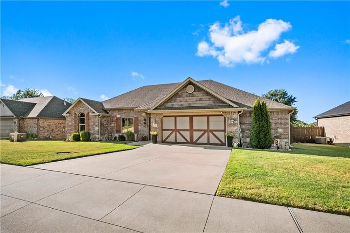 Property Photo:  593 Parkside Cove  AR 72764 