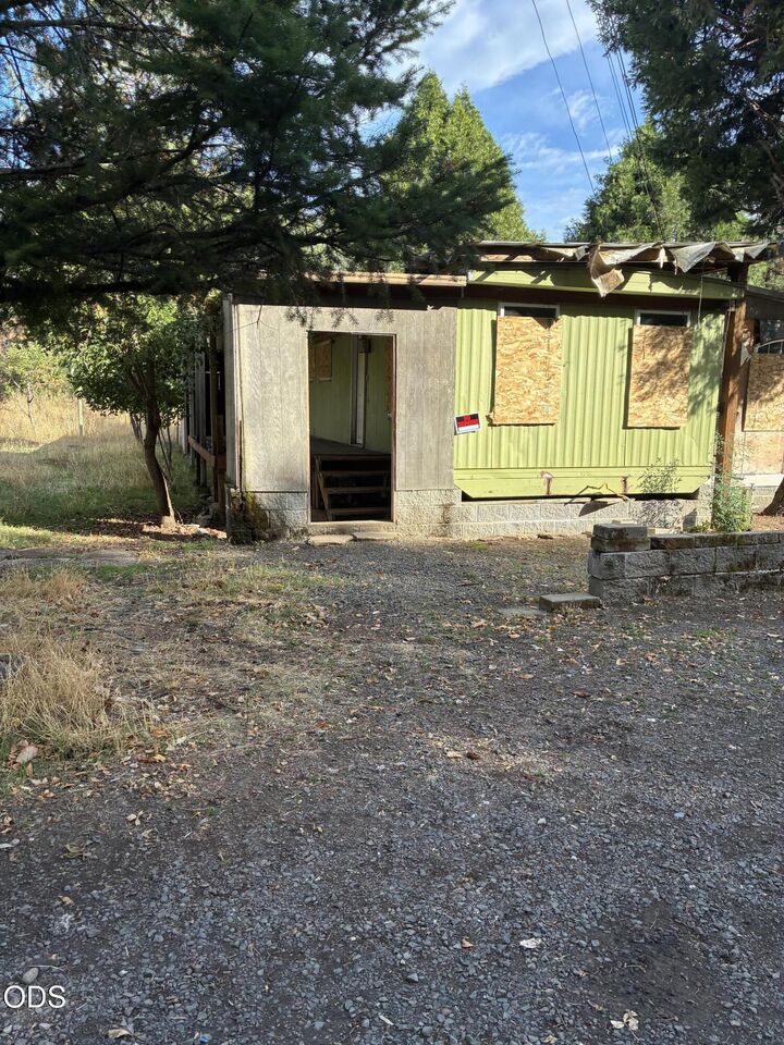Property Photo:  21833 Antioch Road  OR 97503 