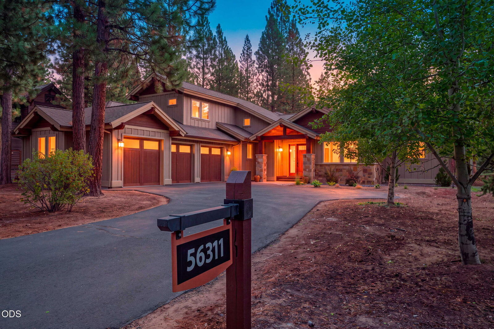 Property Photo:  56311 Fireglass Loop  OR 97707 