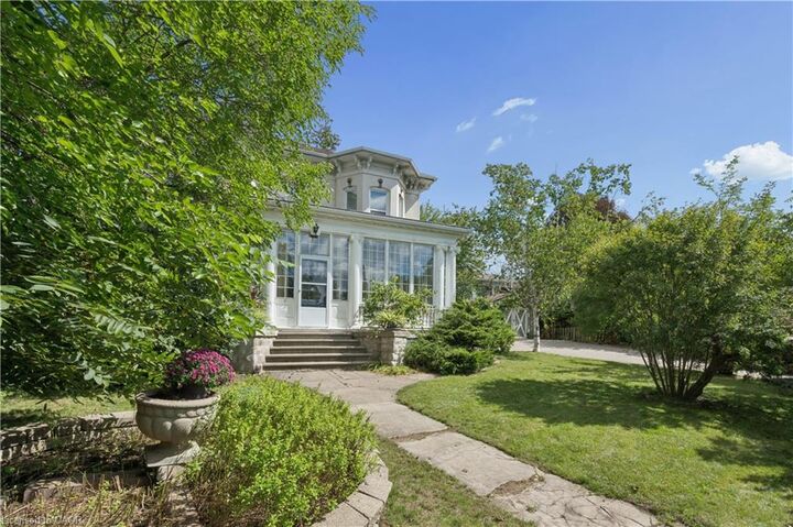 Property Photo:  66 Park Hill Road E  ON N1R 1P7 