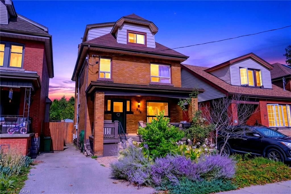 Property Photo:  272 Houghton Avenue S  ON L8K 2N3 