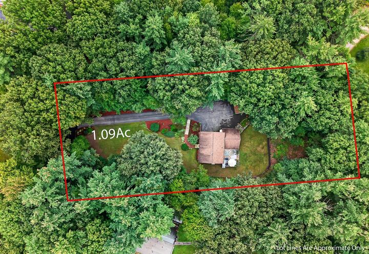 Property Photo: 7 Mossman Rd MA 01473