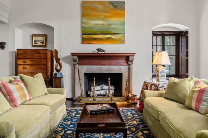 Property Photo:  1 West Hill Place  MA 02114 