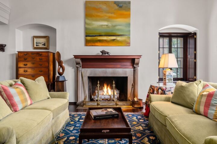 Property Photo:  1 West Hill Place  MA 02114 