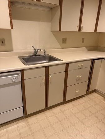 Property Photo: 44 Elm St 106 MA 01609