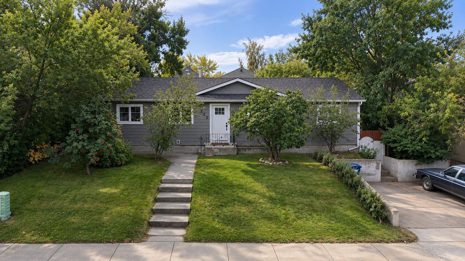 Property Photo:  352 22 Street  AB T0L 0Z0 