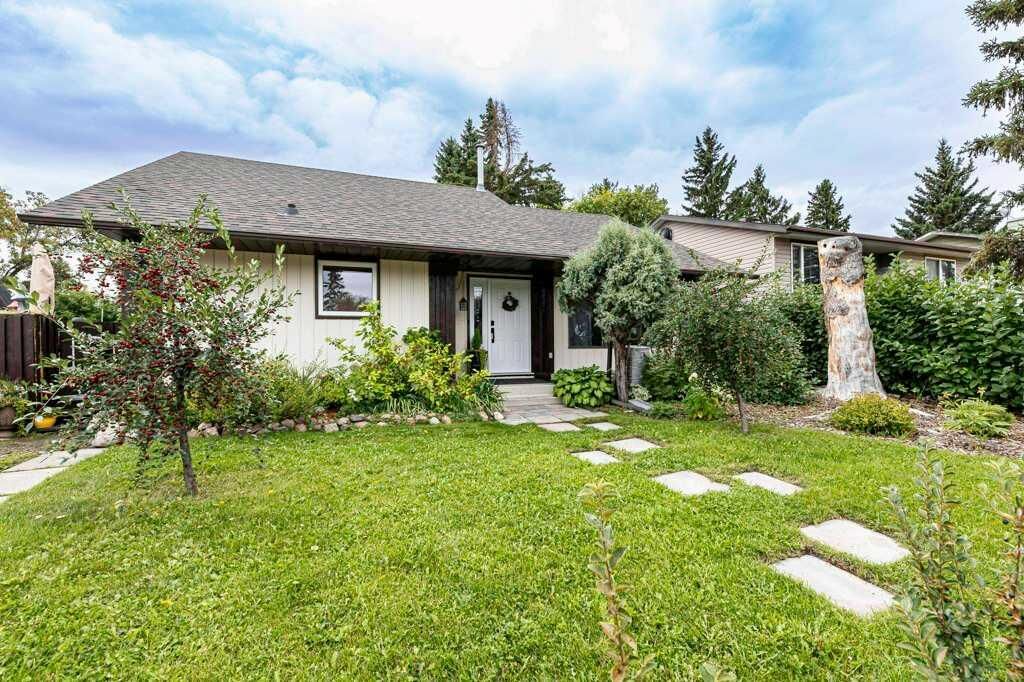 Property Photo: 25 Valley Crescent AB T4S 1L1