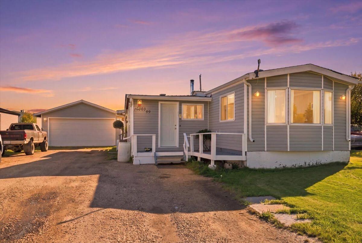 Property Photo:  10203 99 Avenue  AB T0H 0G0 
