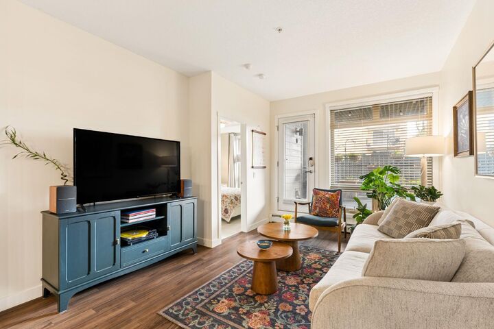 Property Photo:  823 5 Avenue NW 118  AB T2N 0R5 