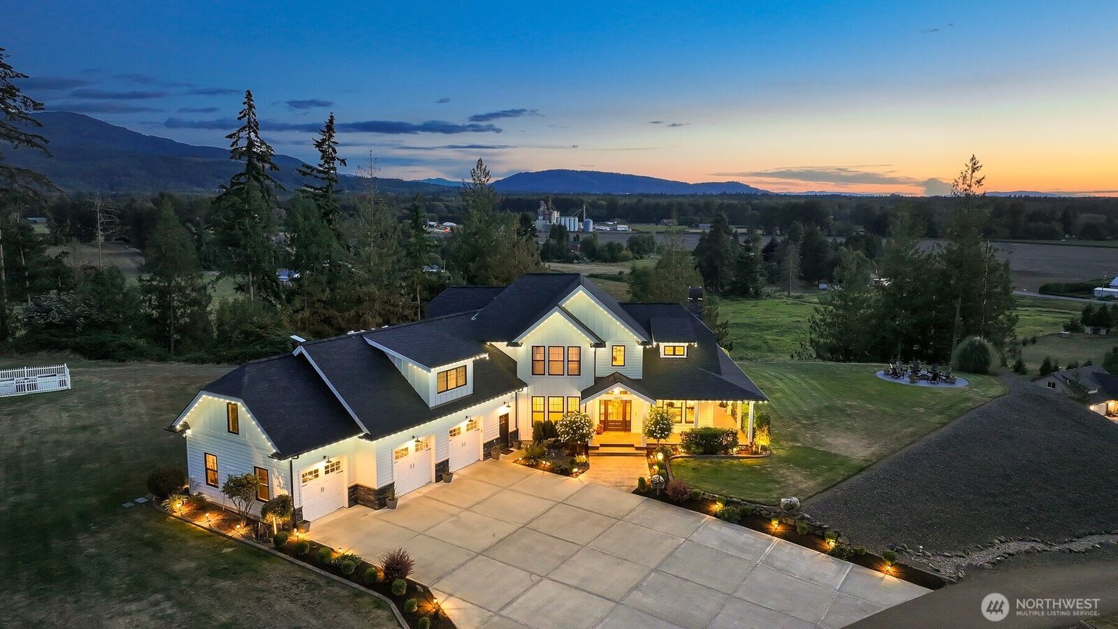 Property Photo:  3655  Siper Lane  WA 98247 