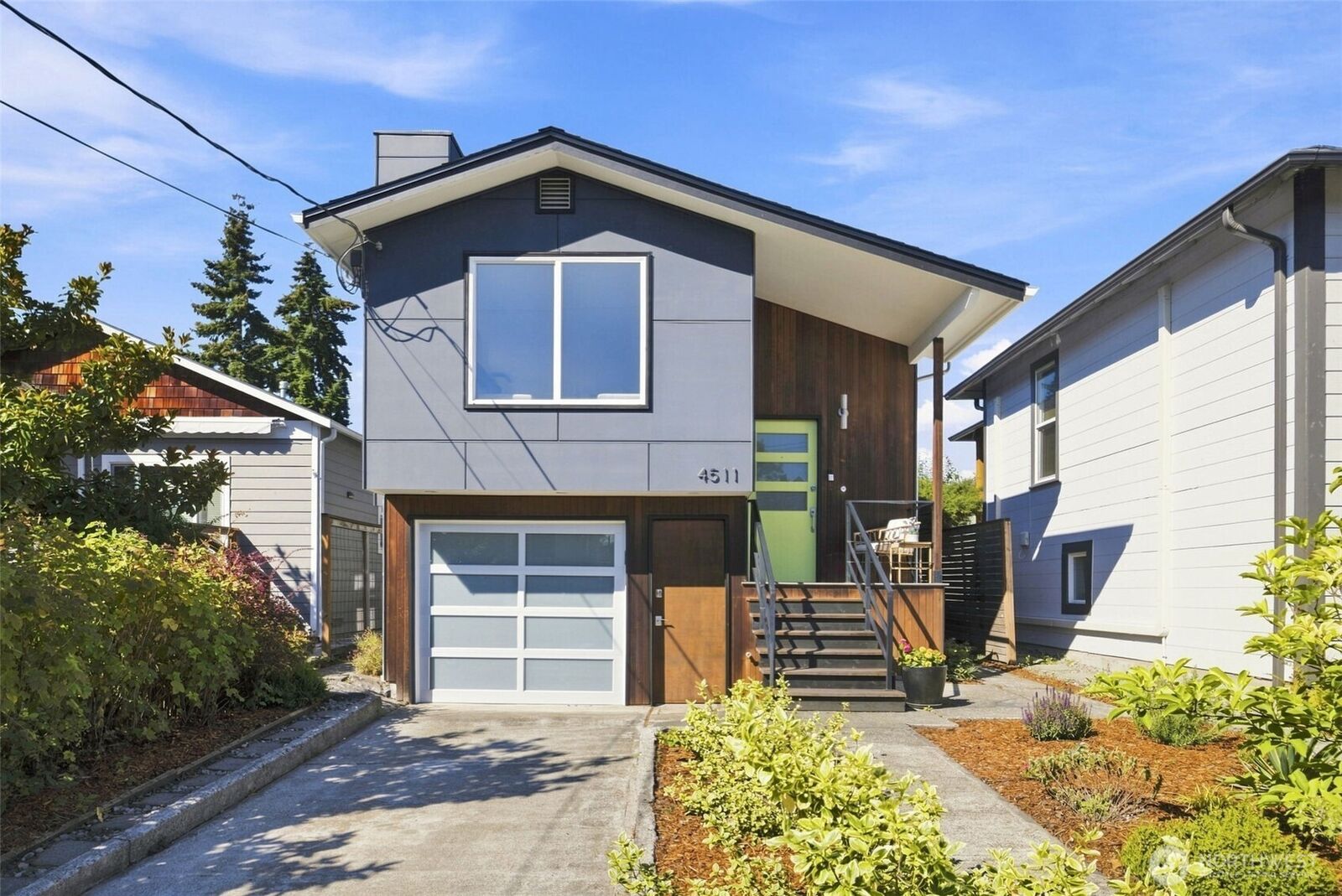 Property Photo:  4511  Cascadia Avenue S  WA 98118 