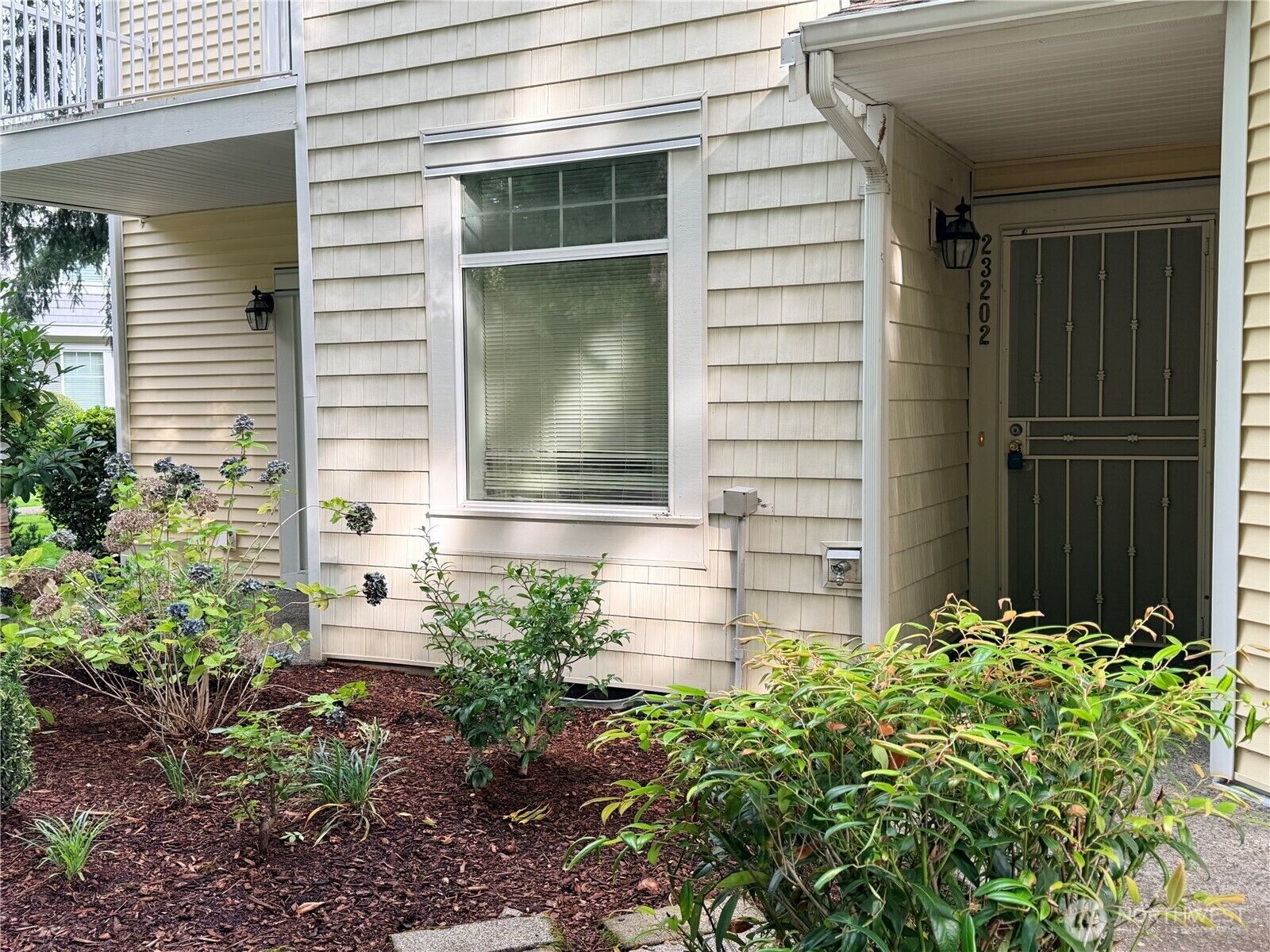 Property Photo:  23202  58th Avenue S 2-1  WA 98032 