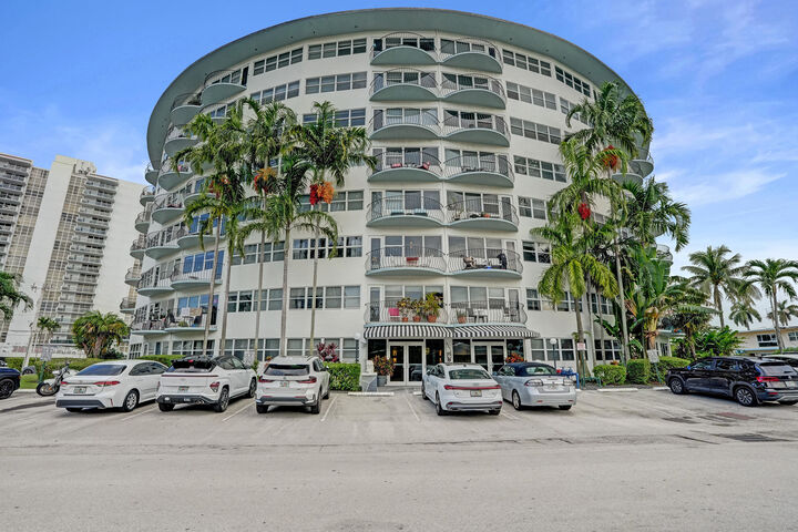 Property Photo:  3250 NE 28th Street 306  FL 33308 