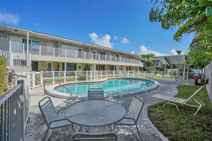 Property Photo: 2501 N Ocean Boulevard N 16 FL 33062