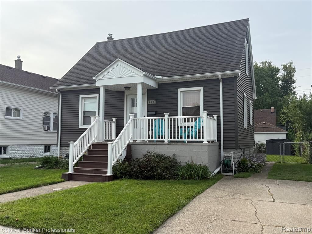 Property Photo:  445 W Manatee Avenue  MI 48030 