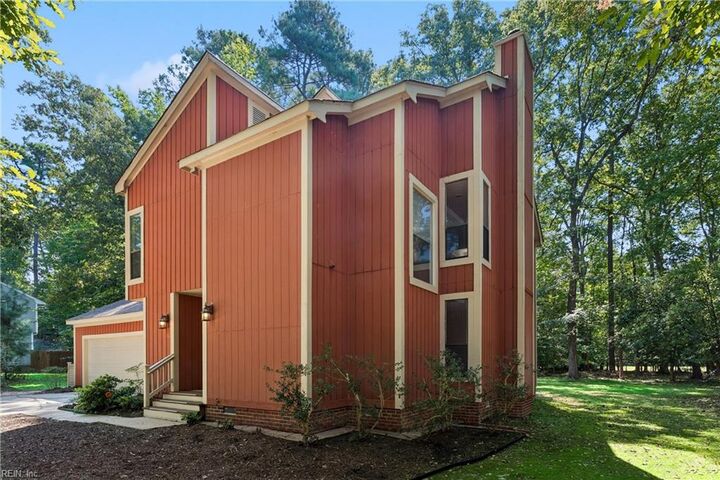 Property Photo:  105 Mace St  VA 23185 