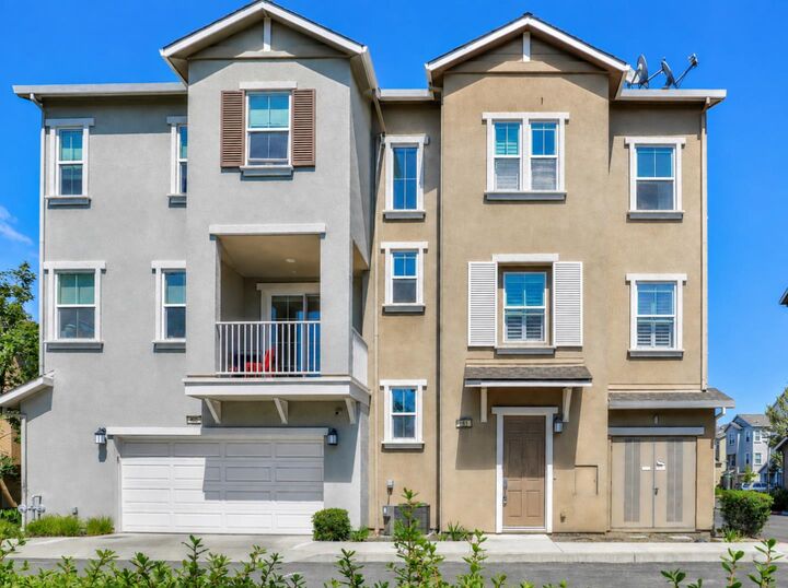 Property Photo: 181 Hart Court CA 94043