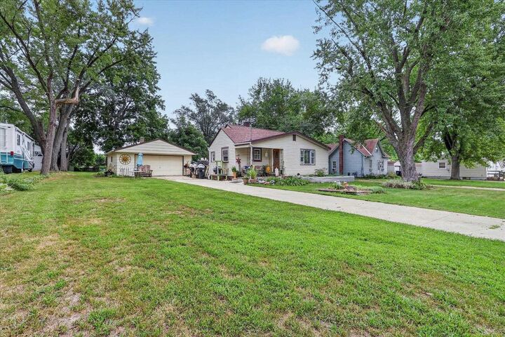 Property Photo: 1517 Moore Street WI 53511