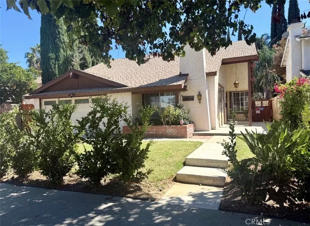 Property Photo:  19804 Arminta  CA 91306 