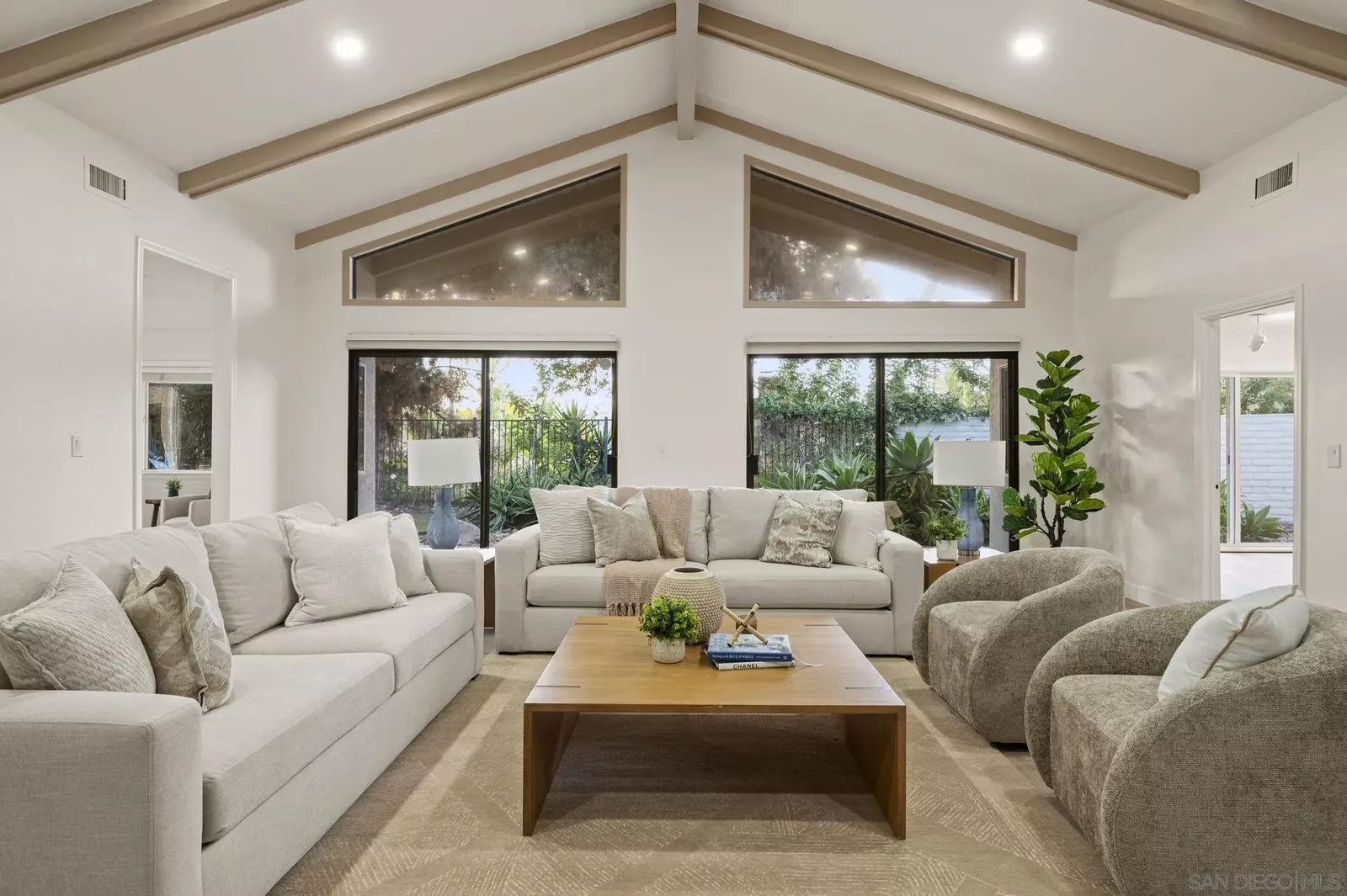 Property Photo: 7001 Almaden Ln CA 92009