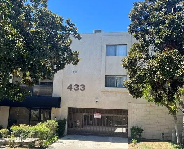 Property Photo: 433 N Louise CA 91206