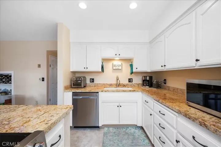 Property Photo:  676 N 12th Street 5  CA 93433 