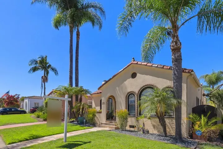 Property Photo:  4874 Edgeware Road  CA 92116 