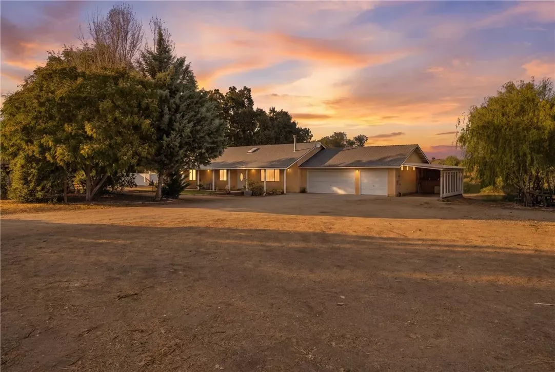 Property Photo: 6578 Northstar Ln CA 93446